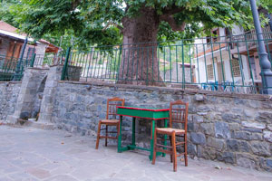 Accommodation at guesthouse Vourmpiani